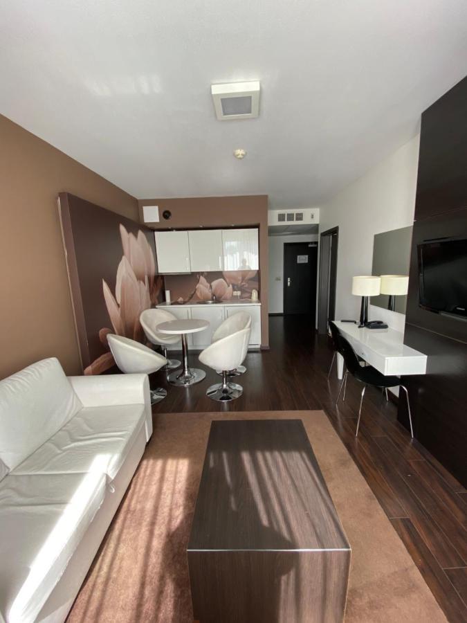 Apartament Prywatny Salon Z Aneksem Kuchennym I Sypialnia W Hotelu Diva Kolobřeh Exteriér fotografie